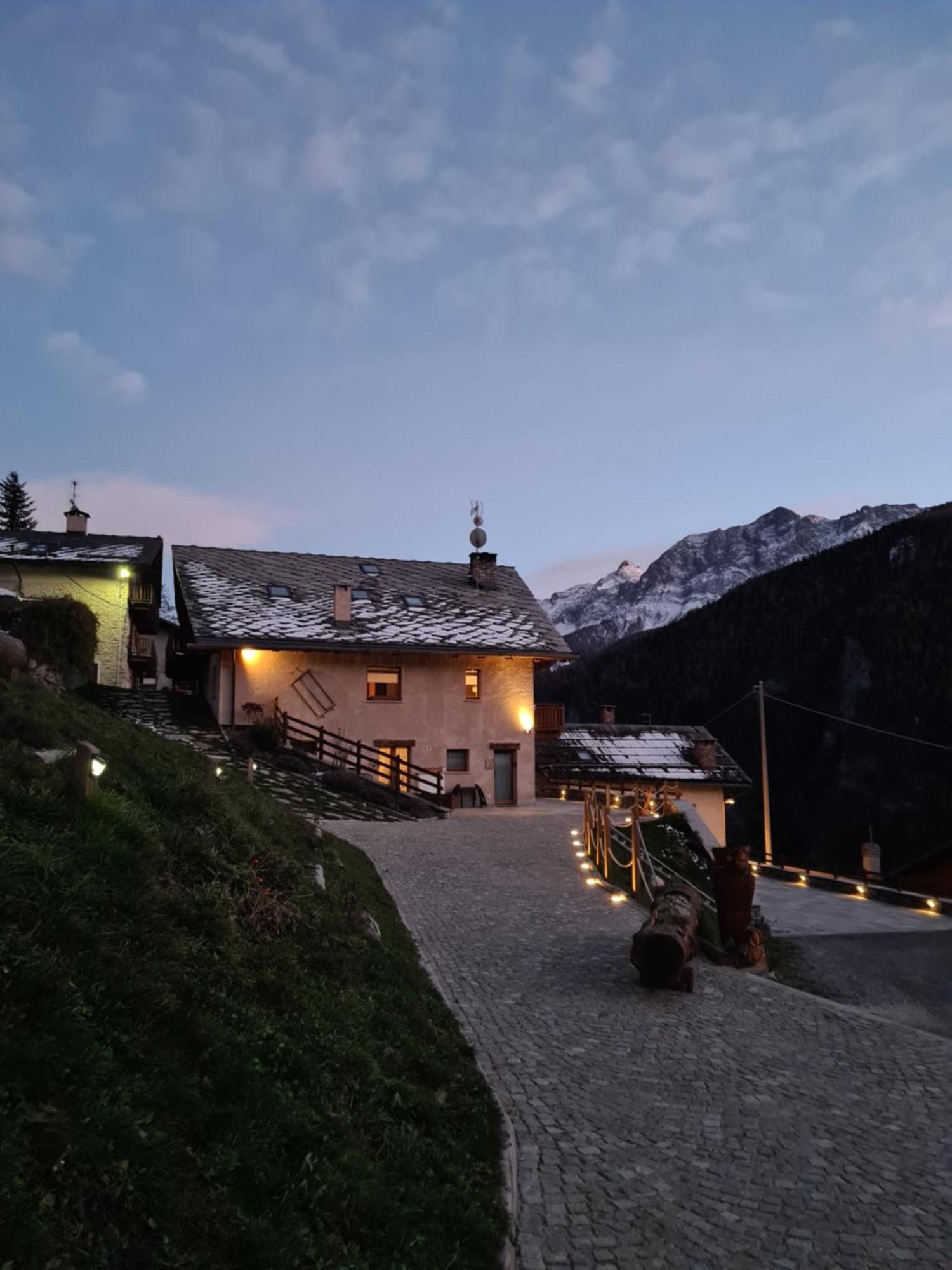 La Maison. Il Nido Dell'Aquila 바르도네키아 외부 사진